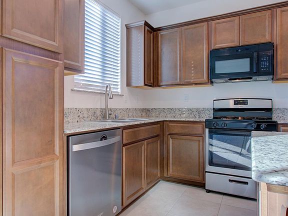 5th image of 1705 Spadafore St
