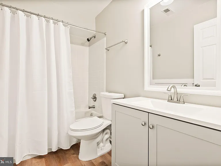 10032 Moxleys Ford Ln — Photo 35