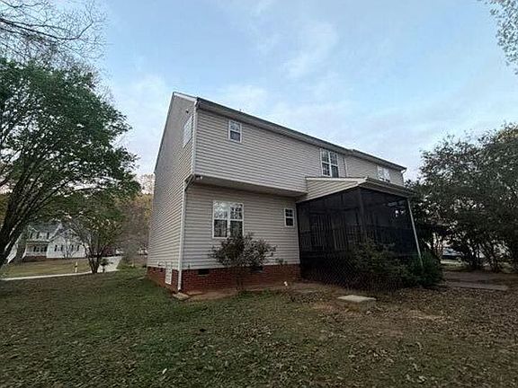 2nd image of 720 Raymond Dr