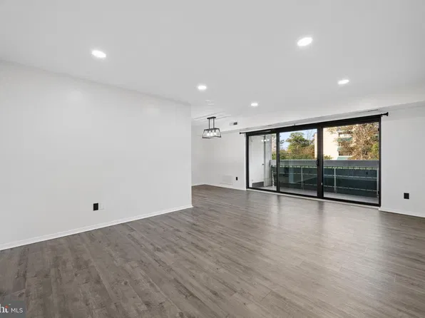6145 Leesburg Pike APT 404, Falls Church, VA 22041