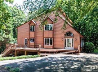 230 21st Avenue Dr NW, Hickory, NC 28601