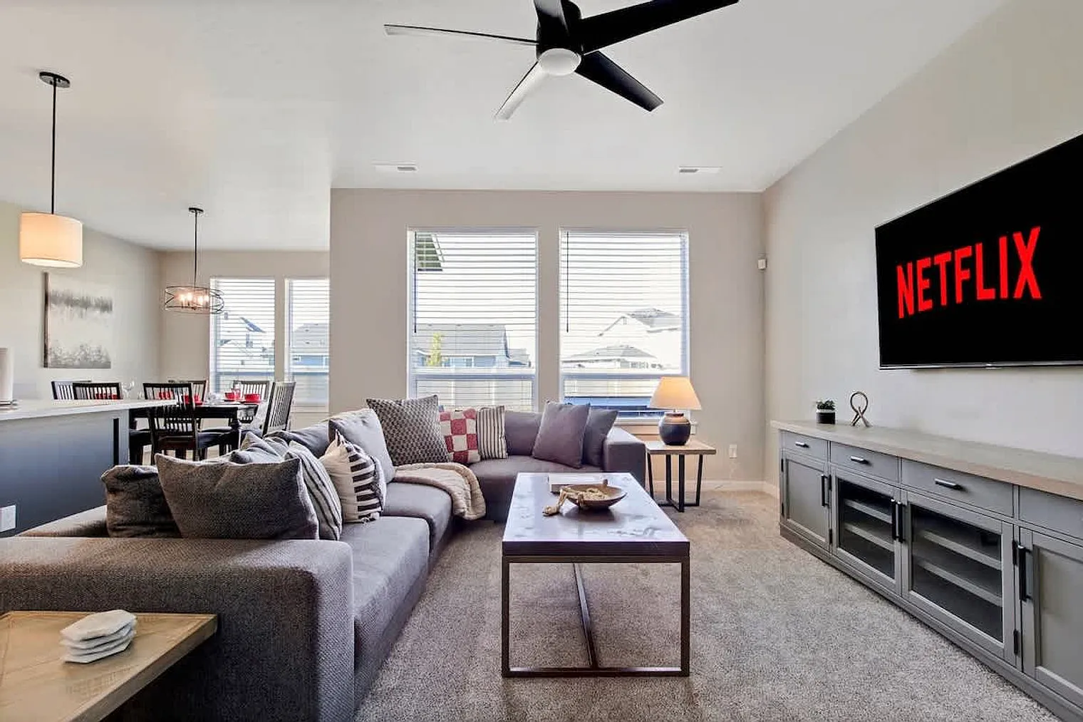 4 bed, 2.0 bath, 2798 sqft, $7,342 — Photo 2