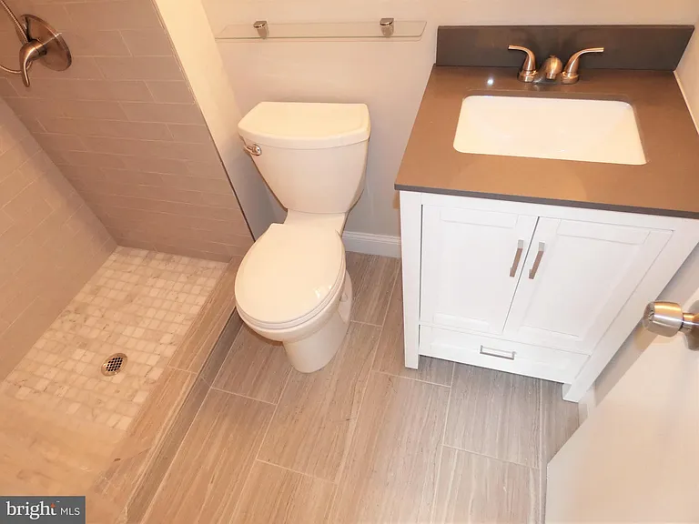 4128 Hamlin Ct — Photo 55
