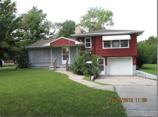 910 Main Ave, Platte, SD 57369