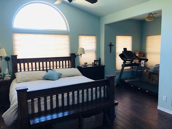5th image of 202 Circle Oaks Dr
