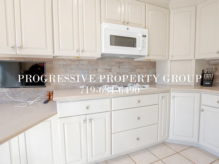 1120 Hill Cir — Photo 9