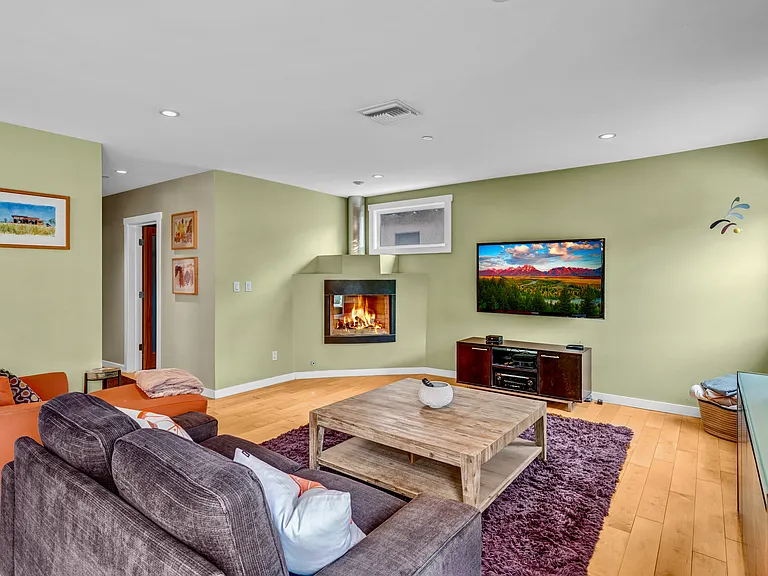 2909 W Clark Ave — Photo 5