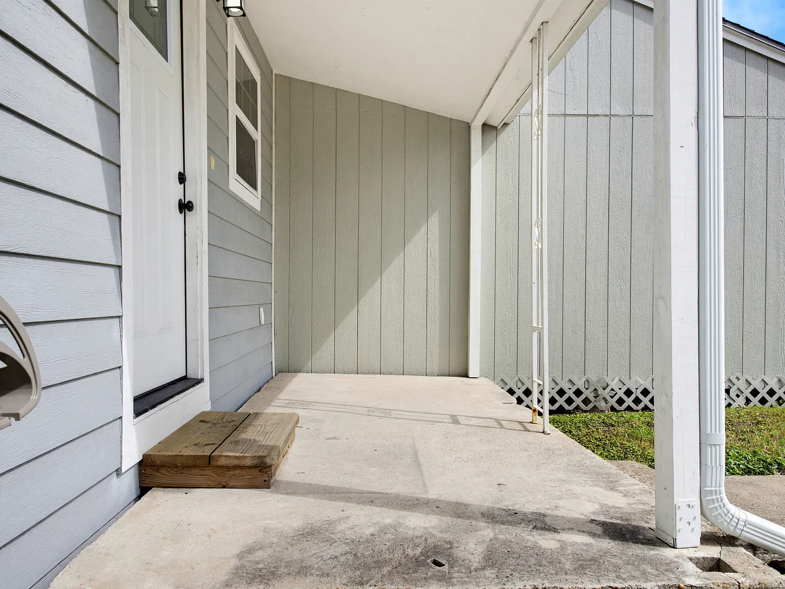 2409 Crews Street — Photo 2