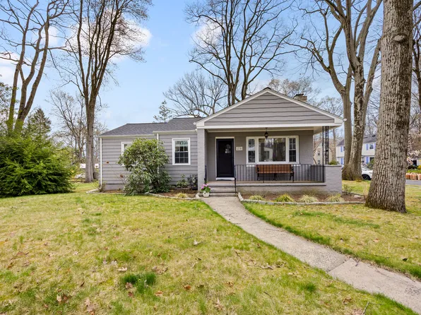 270 Thornton Street, Hamden, CT 06517