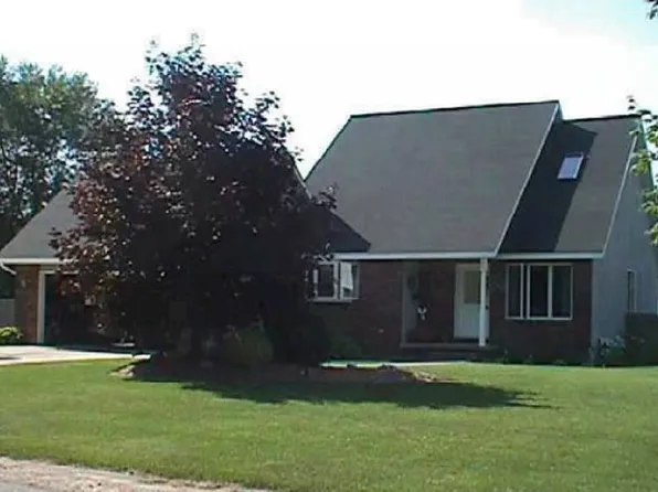 103 Sunset Ln, Whitehall, MI 49461