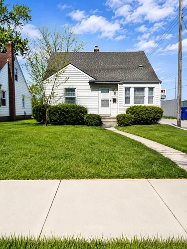 20581 Strasburg St Photo 1