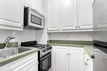 Sold by The SIMPLE Real Estate Co