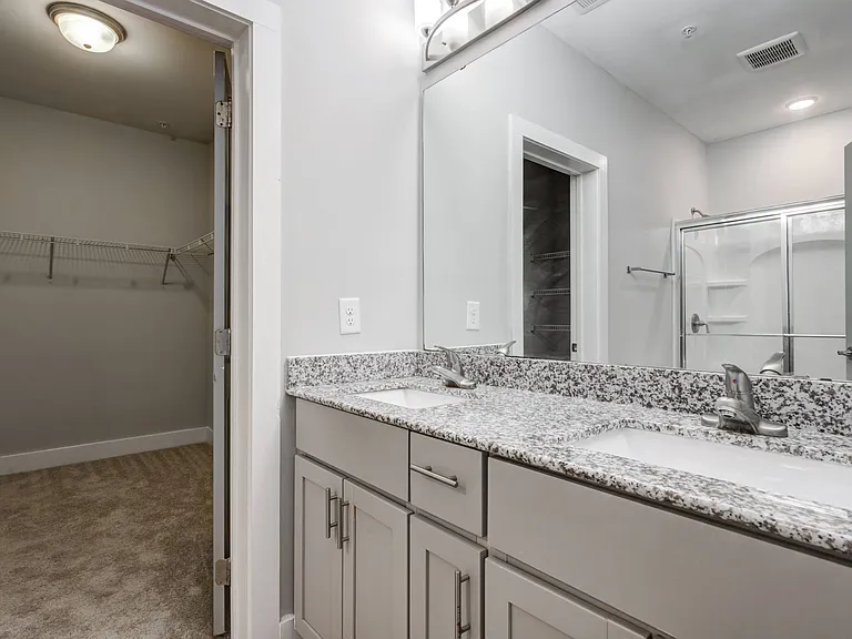 4531 Langdon Dr — Photo 47