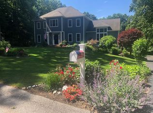 41 Dunelm Rd, Bedford, MA 01730