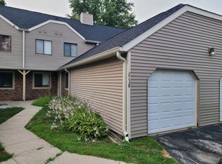 2138 Dogwood Ln, Chesterton, IN 46304