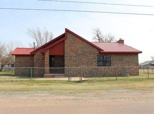 134 S Grand Ave, Martha, OK 73556