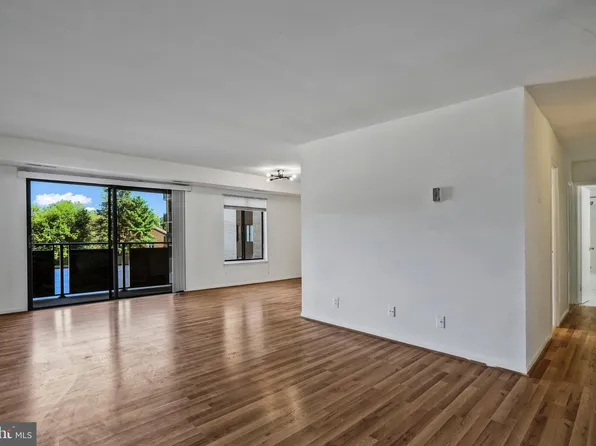 3100 S Manchester St APT 317, Falls Church, VA 22044