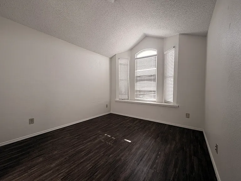 1334 Mimosa Ln — Photo 14
