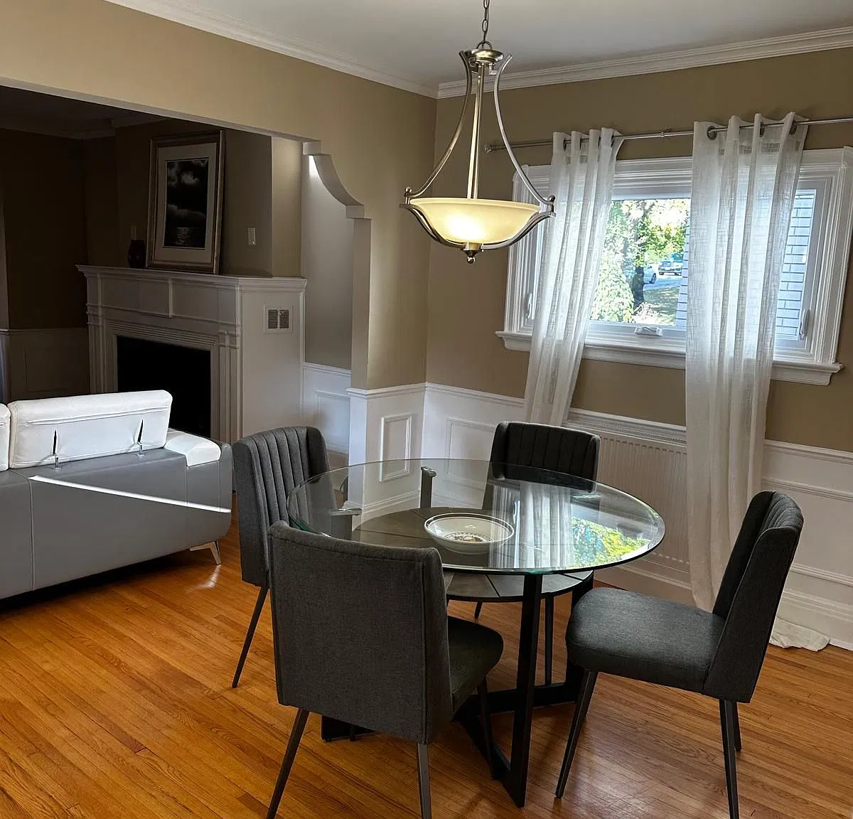 3 bed, $2,700 — Photo 2