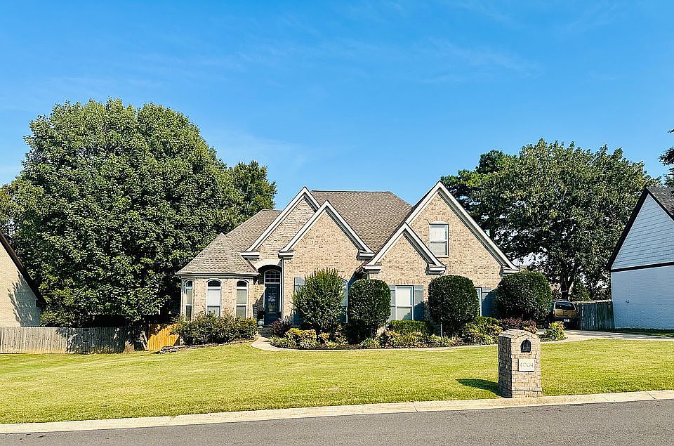 1st image of 4004 Chapel Hill Dr