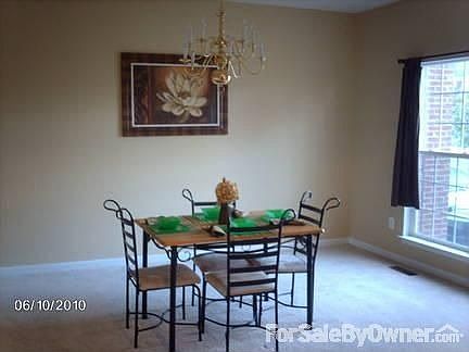 3rd image of 707 Holly Crest Dr