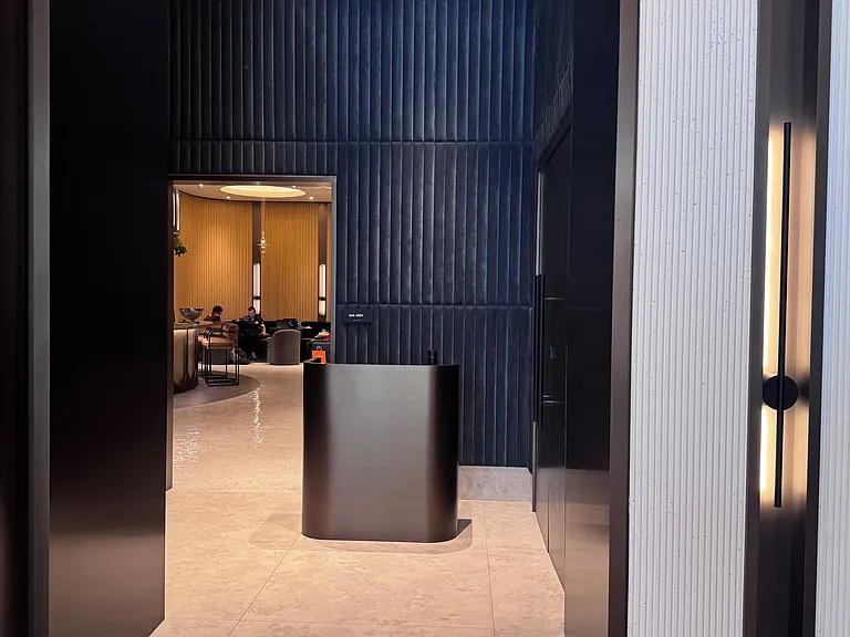 20 NE 11th St #EXECPH04 — Photo 2