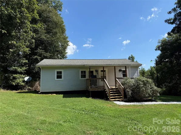 44 Oak Hill Rd, Nebo, NC 28761