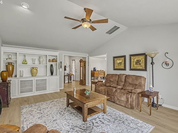 5th image of 6356 Castle Pines Cir N