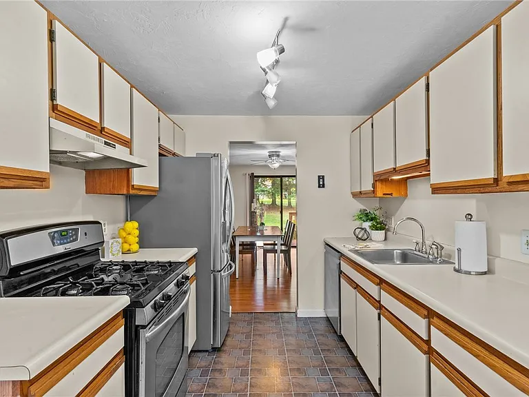 200 Heroux Blvd #1607 — Photo 12