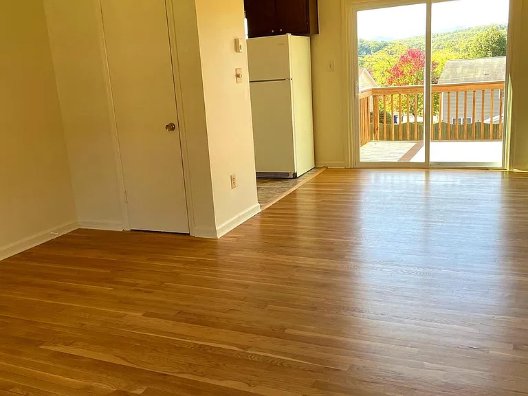 209 S Shenandoah Ave #A — Photo 4