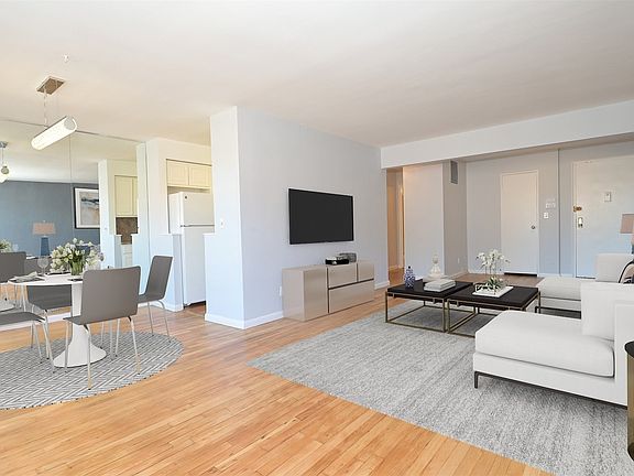 2nd image of 2 Birchwood Ct APT 4M