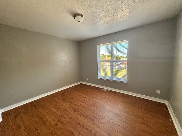 2034 NW 25th St #6 — Photo 11