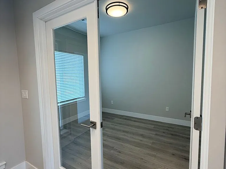 1808 Somers Ln — Photo 3