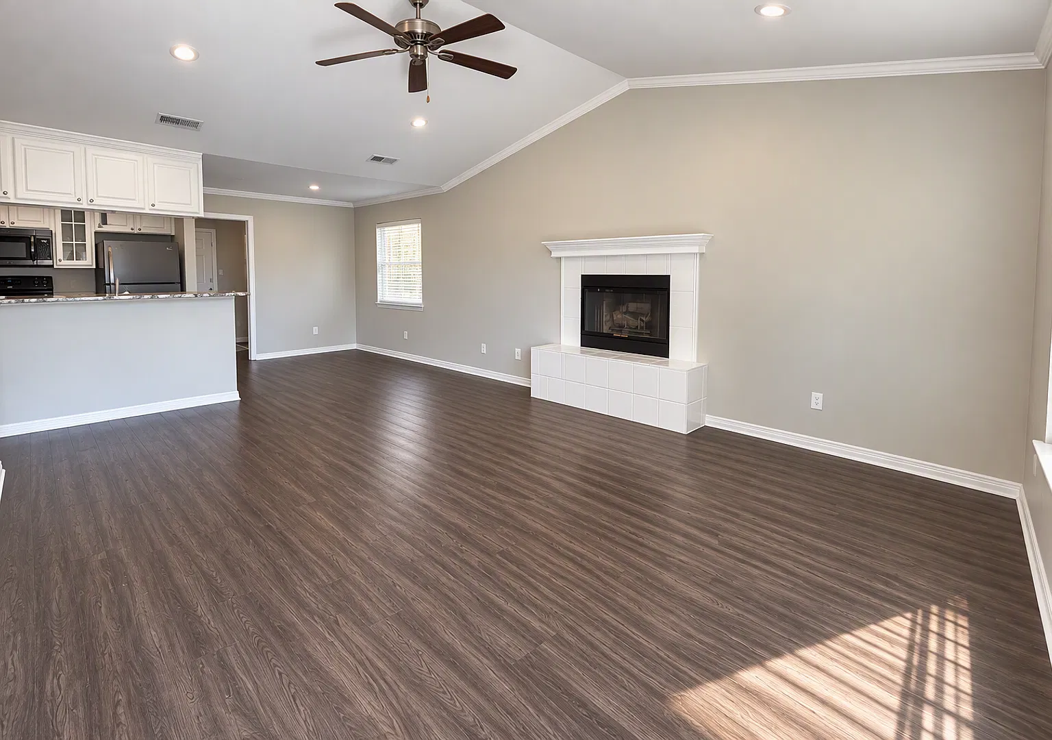 8320 Cambridge Rd #M16 — Photo 2