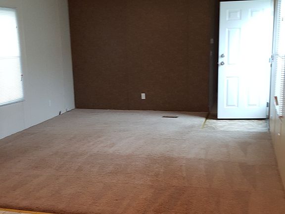 3rd image of 726 Michelle Dr