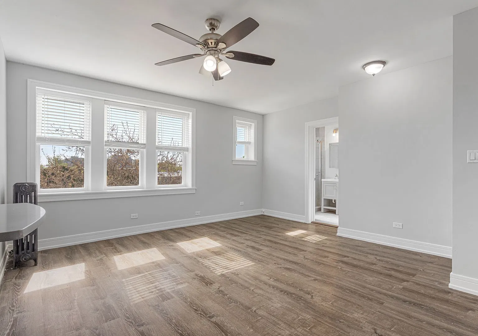 The 1521 Sherwin — Photo 2