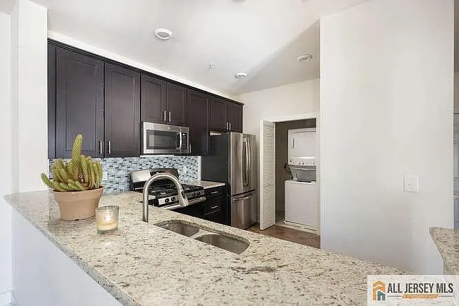 421 Tavern Rd — Photo 8