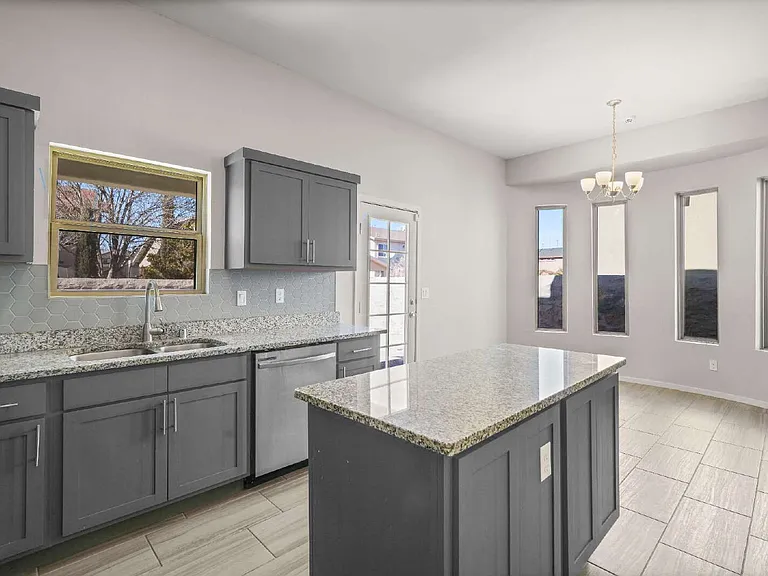 629 Cedarwood Ave — Photo 15