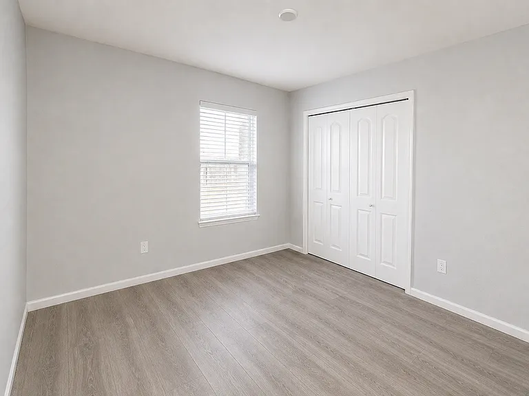 18686 Dobson Dr — Photo 10