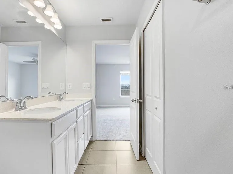 10976 Verawood Dr — Photo 17