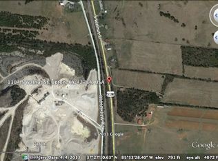 1304 S Walnut St, Upton, KY 42784