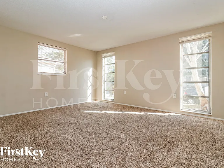 9231 Glen Moor Ln — Photo 12