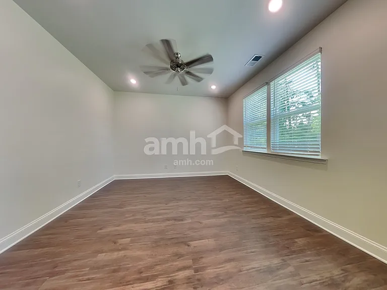 611 Rivermist Dr — Photo 5