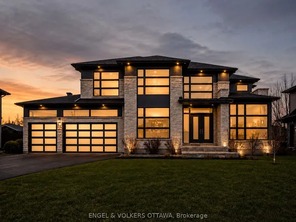 132 Dunblane Way, Ottawa, ON K4M 0A8