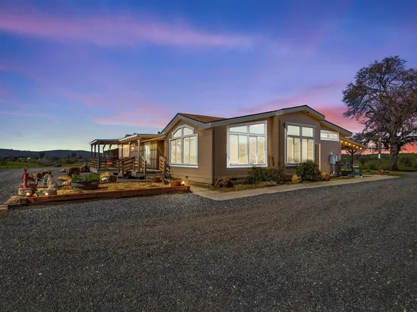 832 Surrey Ln, Copperopolis, CA 95228