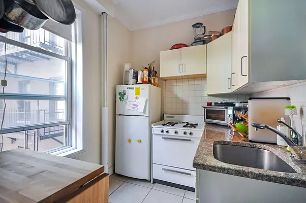 Rented by Compass | media 24