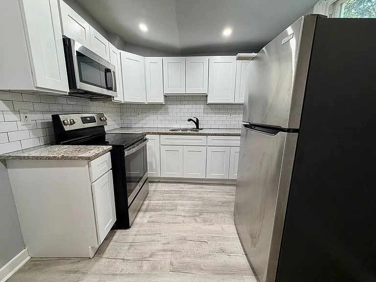 1724 Saint Paul St — Photo 8