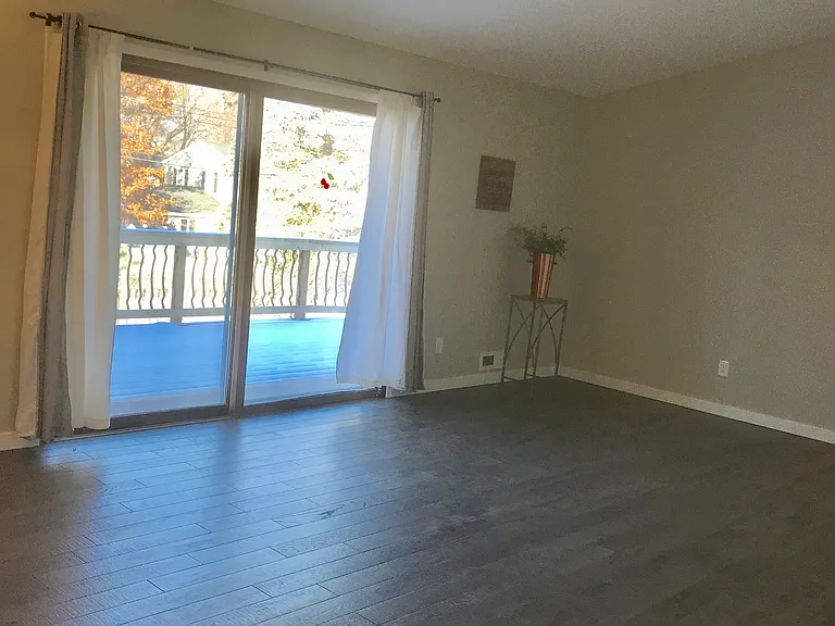 6008 Erin Ter — Photo 8
