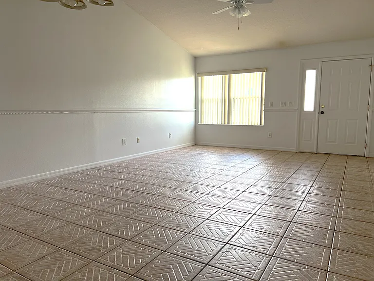 16 Pine Hurst Ln #A — Photo 4