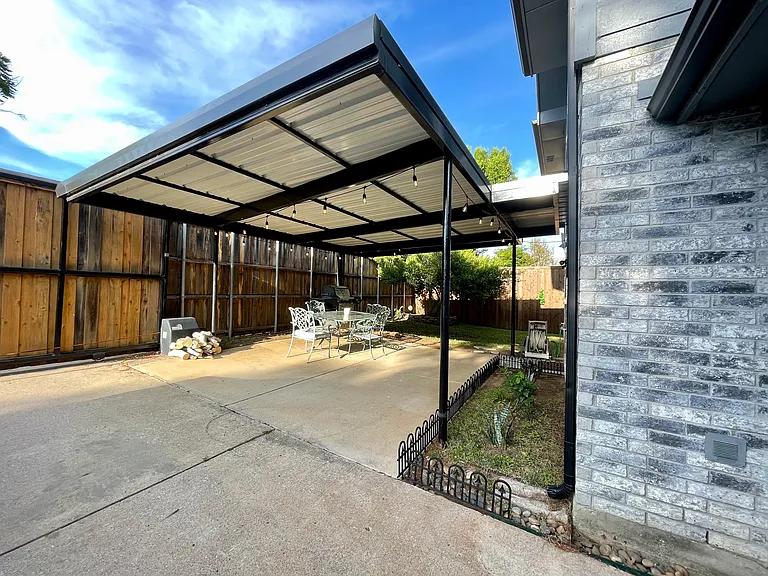 backyard-covered porch